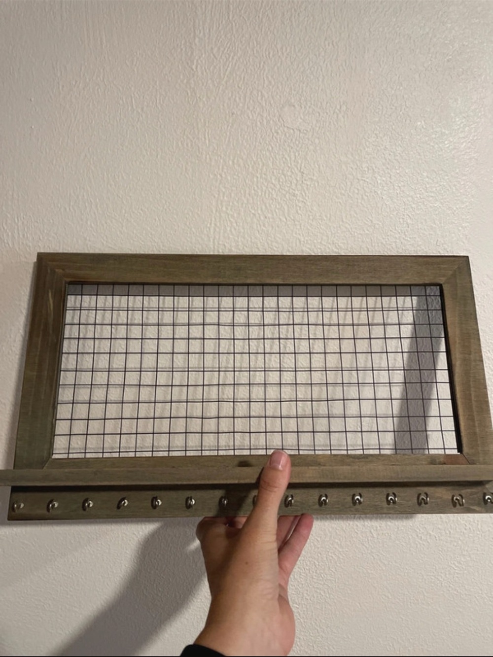 Wall jewelry organizer